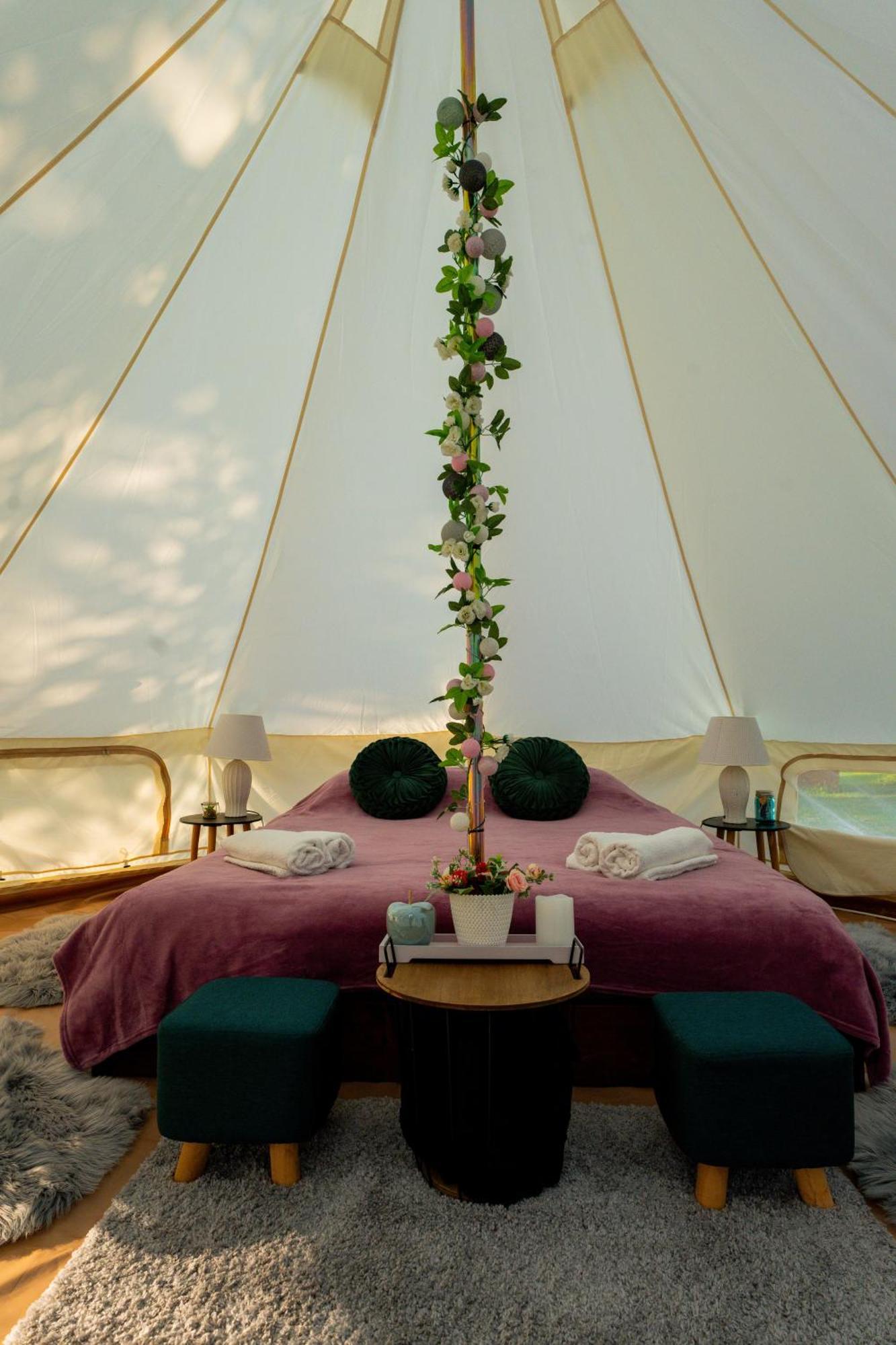 Garden Glamping Retezat Tente de luxe Bălan