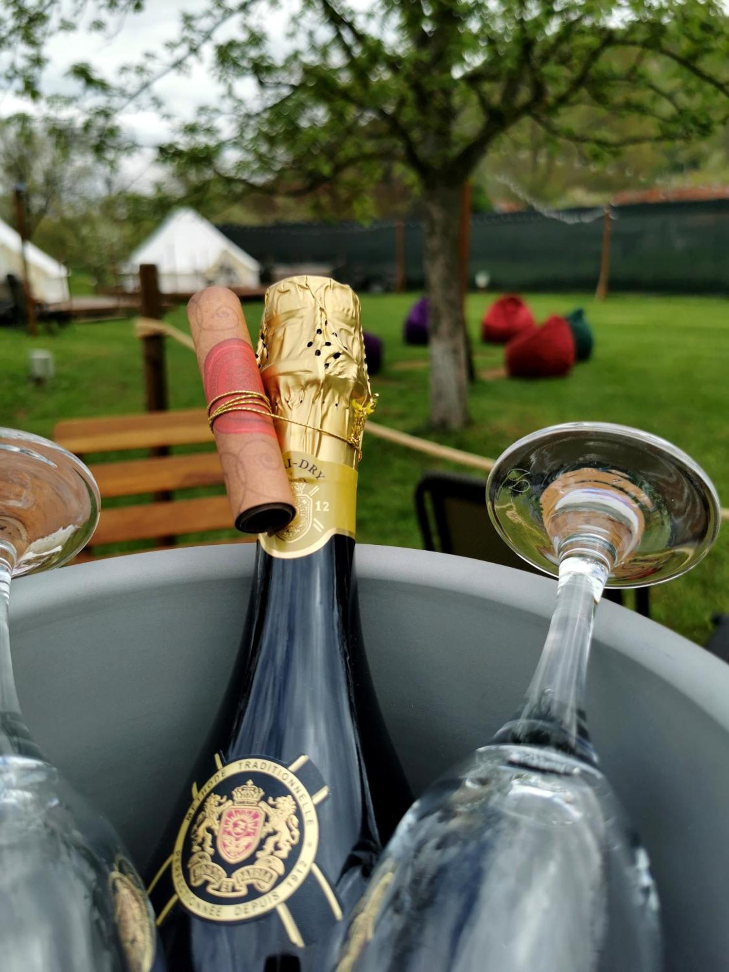 Garden Glamping Retezat Tente de luxe Bălan