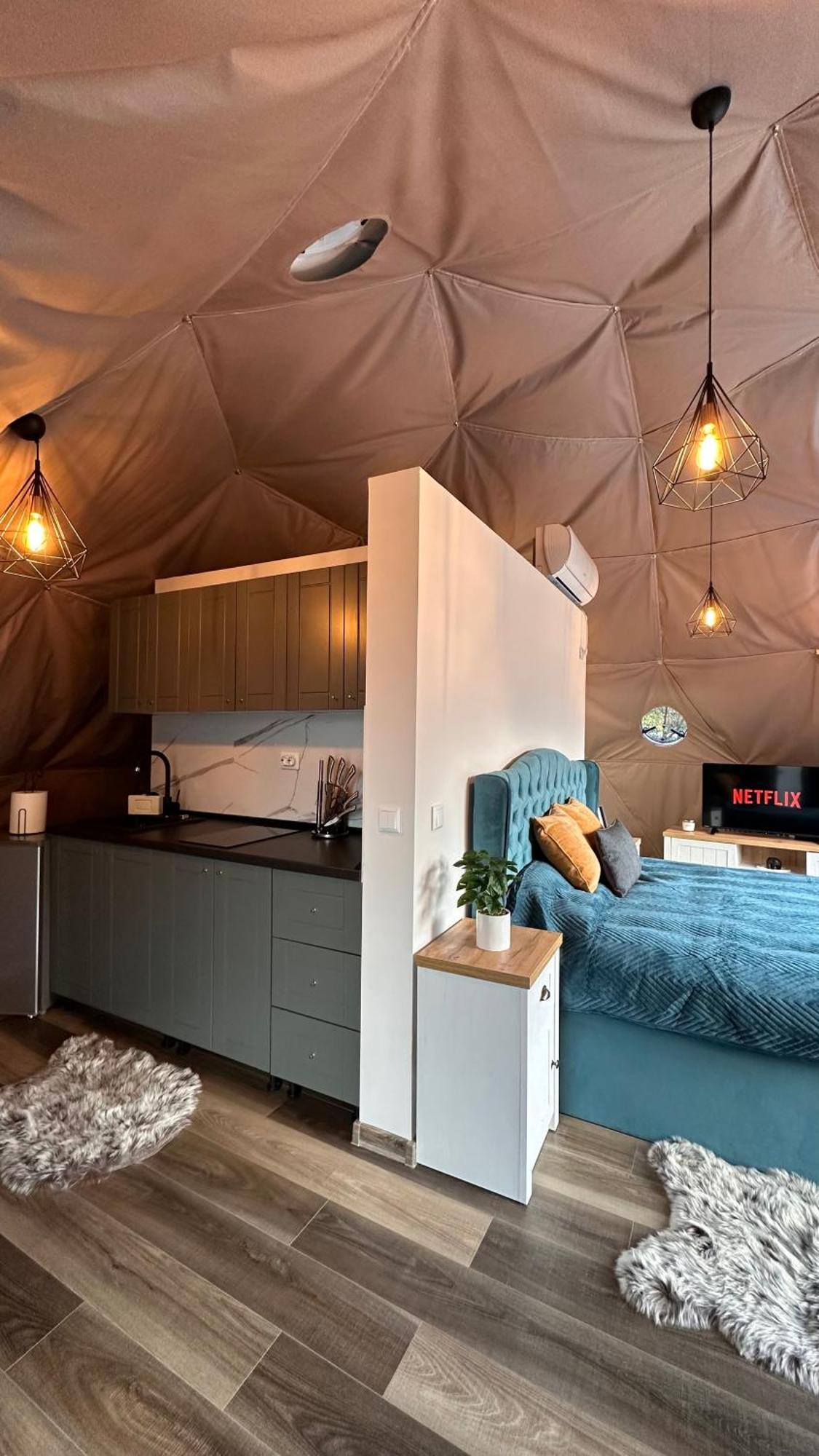 Garden Glamping Retezat 3* Bălan